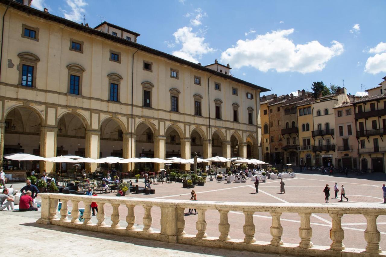 Santa Croce Charme Apartment อาเรซโซ ภายนอก รูปภาพ
